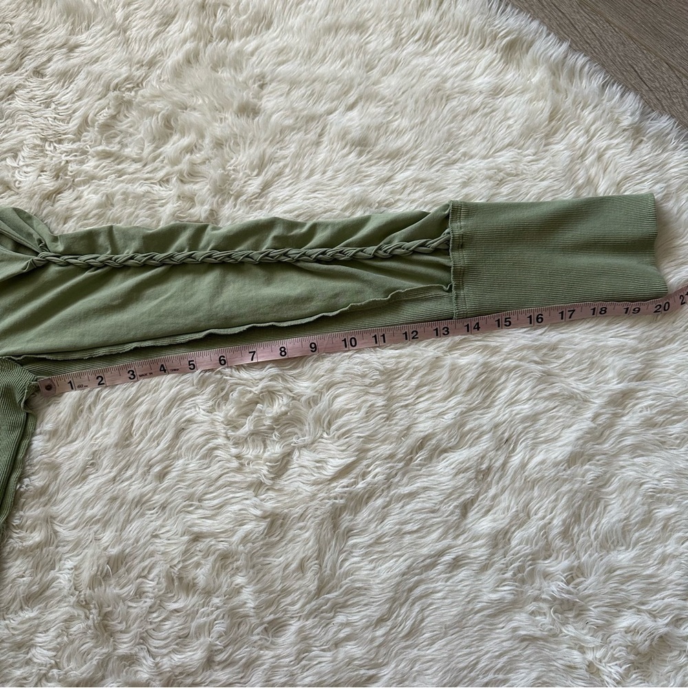 Free People We The Free Top Daisy Chain Cuff Long Sleeve Tee Green Tea Leaves L - Picture 14 of 14